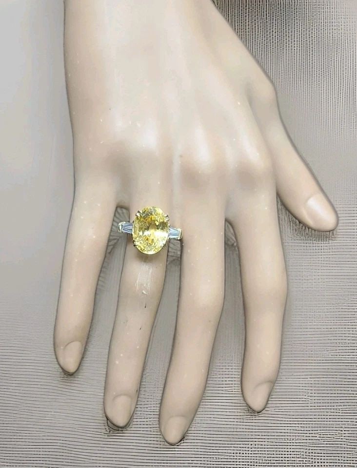 VINTAGE 14K YELLOW GOLD ENGAGEMENT RING 11.70CT NATURAL OVAL YELLOW SAPPHIRE GIA (1 of 2)