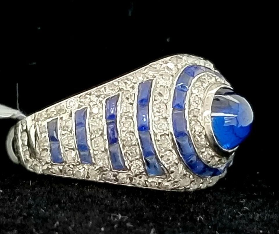 VINTAGE PLATINUM ART DECO RING 3.45CT. NATURAL BLUE ROUND SAPPHIRE CABOCHON: VINTAGE PLATINUM ART DECO RING 3.45CT. NATURAL BLUE ROUND SAPPHIRE GORGEOUS platinum Vintage art deco ring natural untreated blue sapphire ring circ 1930's center Natural Sapphire in round cabochon sh