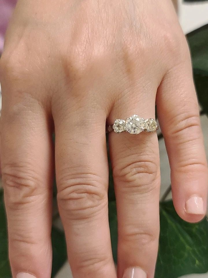 VINTAGE PLATINUM THREE-STONE ENGAGEMENT RING 1.85CT. OLD EURO CUT DIAMOND (1 of 1)