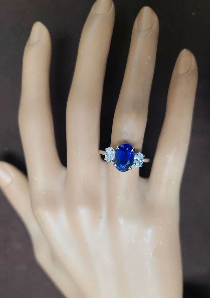 VINTAGE 14K WHITE GOLD ENGAGEMENT RING 2.87CT.NATURAL BLUE SAPPHIRE OVAL CUT (1 of 2)