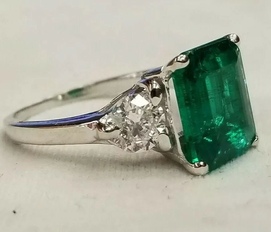 14K WHITE GOLD THREE STONES ENGAGEMENT RING 3.18CT. LAB GROWN GREEN EMERALD (1 of 2)