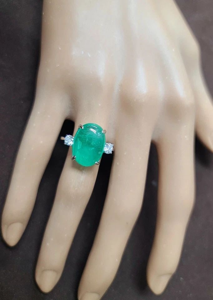 VINTAGE PLATINUM ENGAGEMENT RING 8.16CT.NATURAL COLOMBIA GREEN EMERALD CABOCHON (1 of 2)