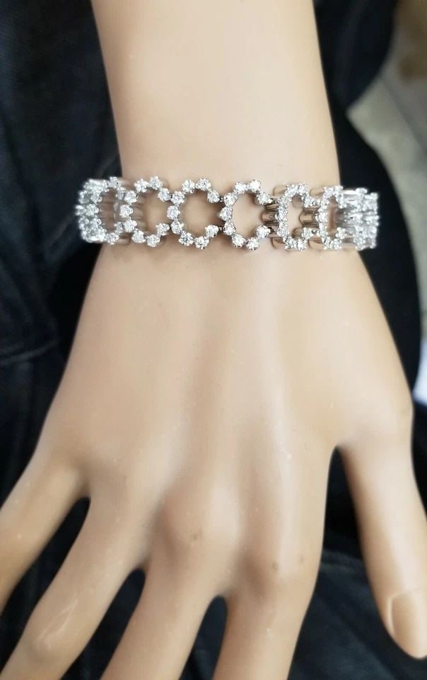 14K WHITE GOLD 2.65CTW NATURAL DIAMOND TENNIS BRACELET – 7 INCHES: 14K WHITE GOLD BRACELET 2.65CT DIAMONDS SI1-H GORGEOUS 2.65CTW DIAMOND BRACELET. CRAFTED OF 14K WHITE GOLD SET WITH NATURAL ROUND CUT DIAMONDS H -COLOR CLARITY SI1 7 INCHES LONG , WEIGHT 34 GRAMS ,13M