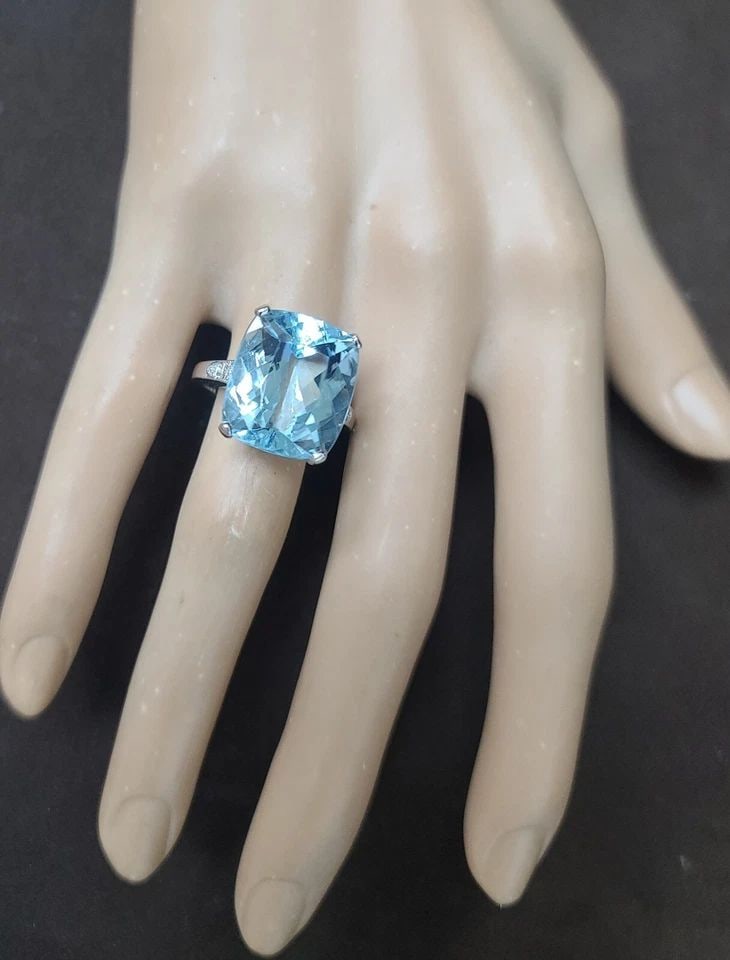 VINTAGE 14K WHITE GOLD ENGAGEMENT RING 13.55CT. NATURAL AQUAMARINE CUSHION CUT (1 of 2)