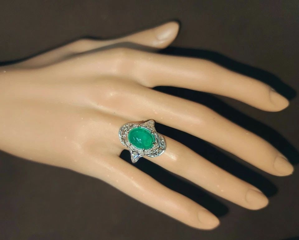 VINTAGE 14K WHITE GOLD RING 3.58CT. CABOCHON NATURAL GREEN COLOMBIA EMERALD (1 of 2)