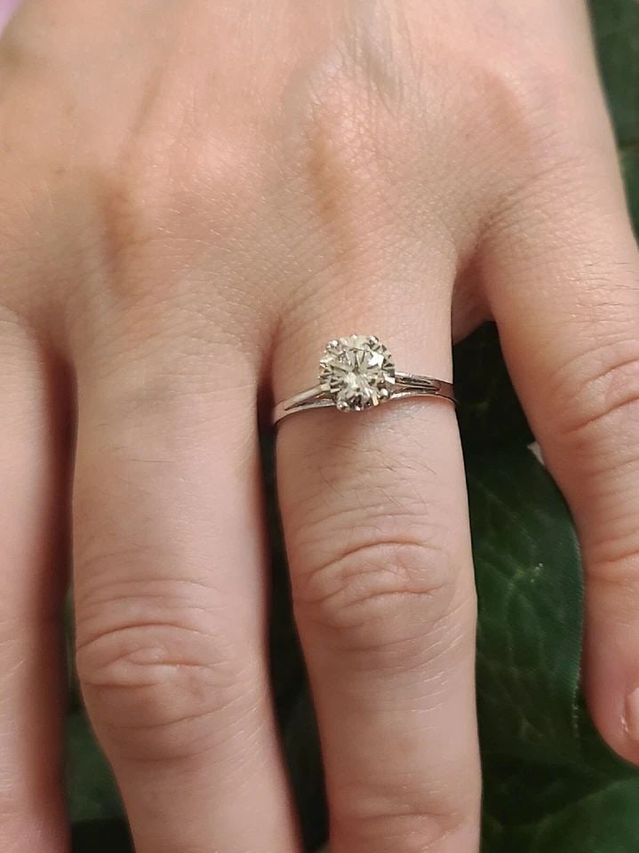 PLATINUM VINTAGE ENGAGEMENT RING 0.98CT. ROUND NATURAL DIAMOND CIRC 1940'S: 1.24CT PLATINUM VINTAGE ENGAGEMENT RING ROUND EURO CUT DIAMOND CIRC 1940'S Gorgeous Vintage euro cut natural Diamond Platinum Engagement ring circ 1940's center round natural European cut diamond weig