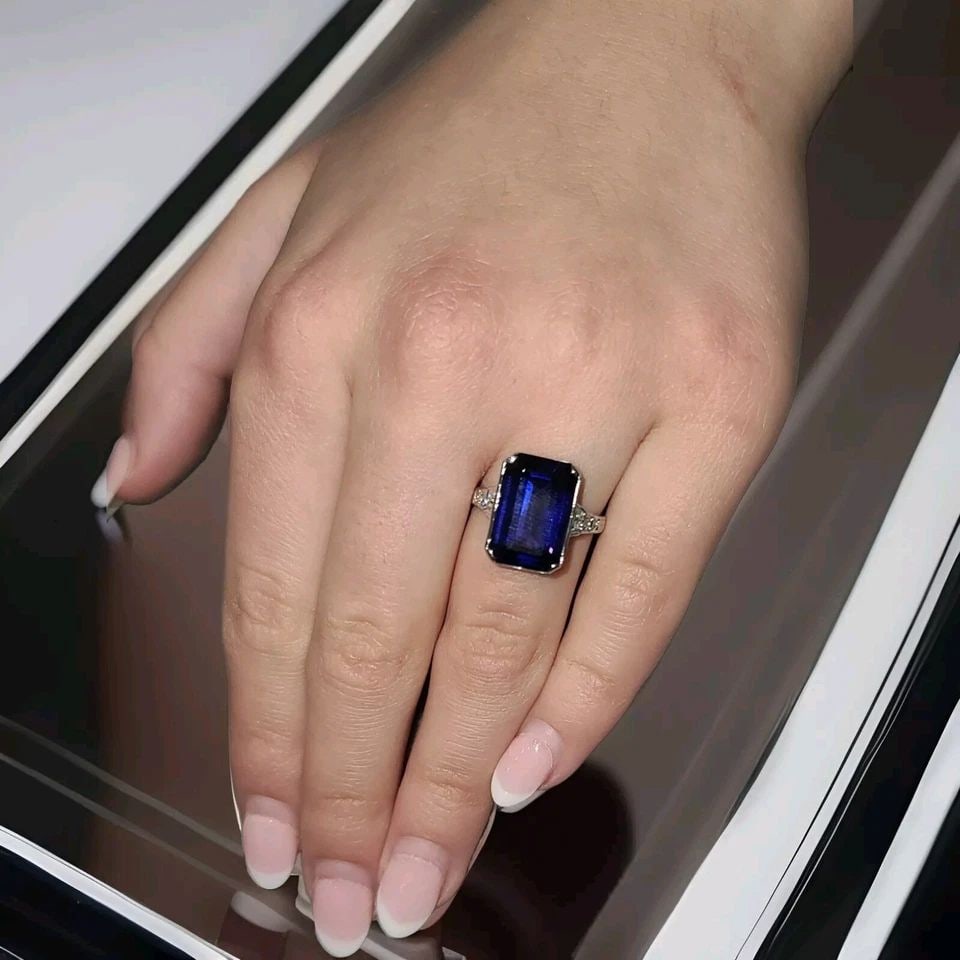 VINTAGE 14K WHITE GOLD ENGAGEMENT RING 8.02CT. LAB GROWN VIOLET BLUE TANZANITE (1 of 1)