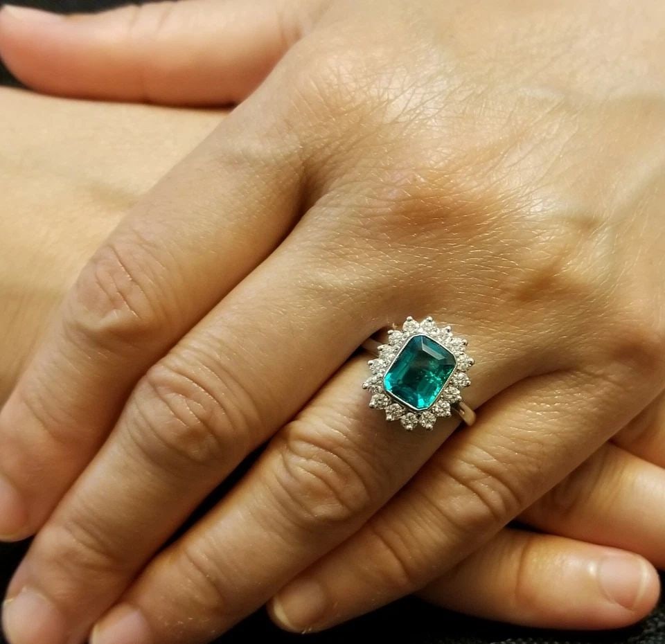 14K WHITE GOLD ENGAGEMENT RING 1.75CT. LAB-GROWN GREEN EMERALD RECTANGULAR SHAPE (1 of 2)