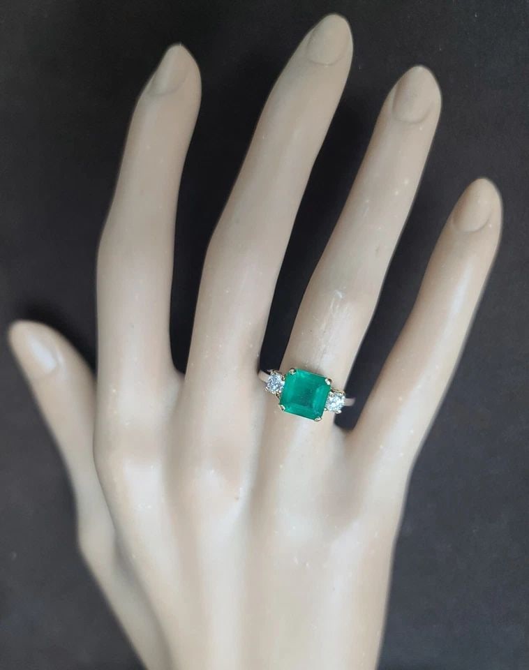 VINTAGE 14K GOLD ENGAGEMENT RING 2.20CT. NATURAL GREEN EMERALD SQUARE SHAPE (1 of 2)