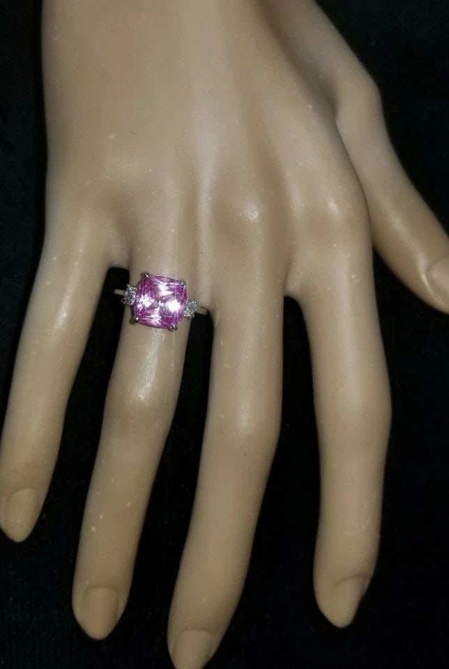 VINTAGE 14K WHITE GOLD ENGAGEMENT RING 4.93CT.PINK SAPPHIRE CUSHION SHAPE: VINTAGE 14K WHITE GOLD ENGAGEMENT RING 4.93CT.PINK SAPPHIRE CUSHION SHAPE GORGEOUS vintage 14K WHITE GOLD engagement ring pink sapphire in cushionl shape center lab grown sapphire weight 4.93carat . s
