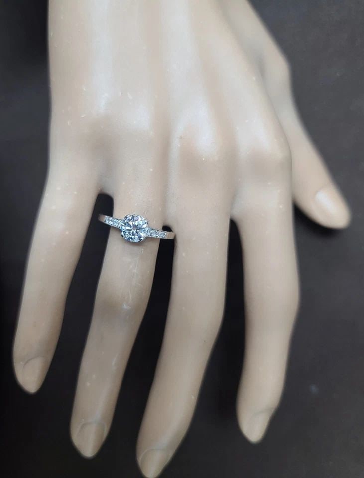 VINTAGE PLATINUM ENGAGEMENT RING 1.05CT. NATURAL ROUND CUT ROUND DIAMOND (1 of 2)