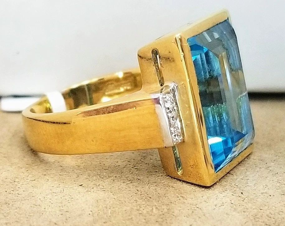 18K YELLOW GOLD 9.25CT BLUE TOPAZ RING ITALIAN DESIGN WITH NATURAL DIAMONDS (1 of 1)