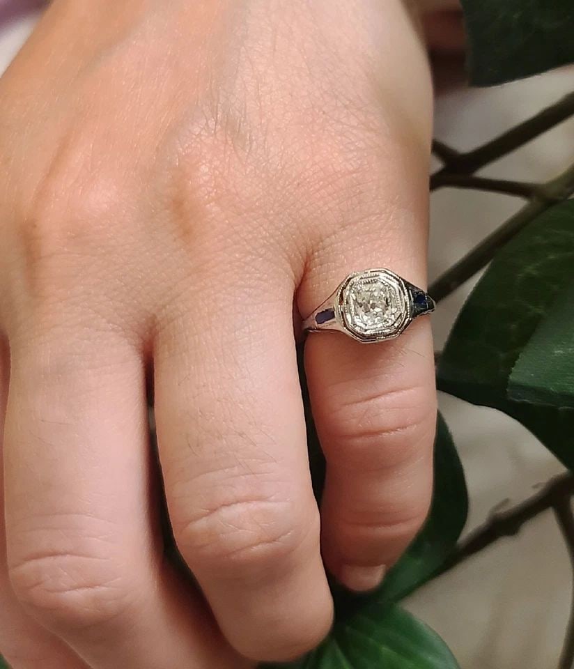 0.65CT VINTAGE FILIGREE RING OLD MINE CUT DIAMOND BELAIS 18K WHITE GOLD: 0.65CT VINTAGE FILIGREE RING OLD MINE CUT DIAMOND BELAIS 18K WHITE GOLD Gorgeous Vintage Antique 18k white gold Engagement ring filigree art deco ROUND OLD CUT Diamond circ 1920's center set natural o