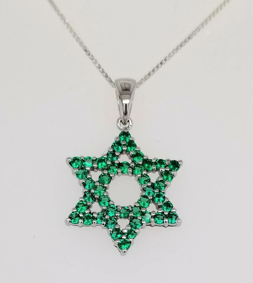 14K WHITE GOLD NECKLACE STAR DAVID PENDANT 2.25CT NATURAL GREEN EMERALD: 14K WHITE GOLD NECKLACE STAR DAVID PENDANT 2.25CT NATURAL GREEN EMERALD 14k white gold necklace star david pendant set natural green emerald weight 2.25ct size of the star pendant 1 inch long and wide