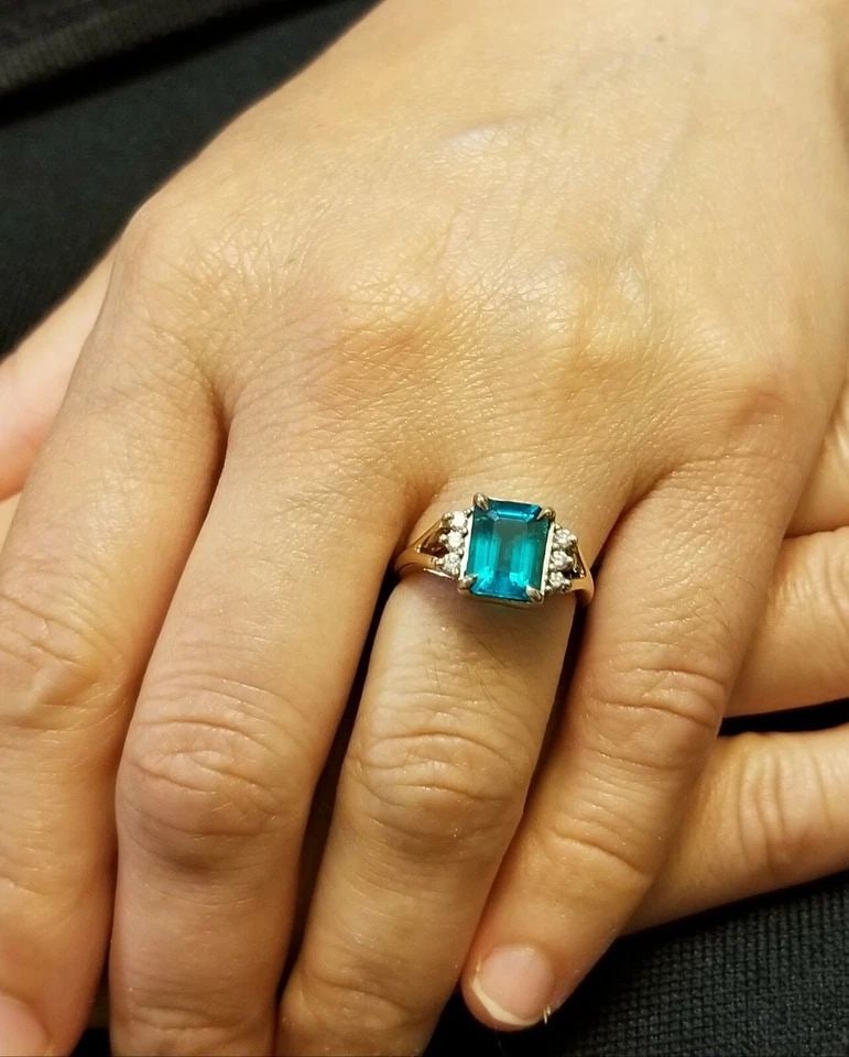 VINTAGE 14K YELLOW GOLD ENGAGEMENT RING 1.95CT.LAB GROWN GREEN EMERALD DIAMOND (1 of 1)
