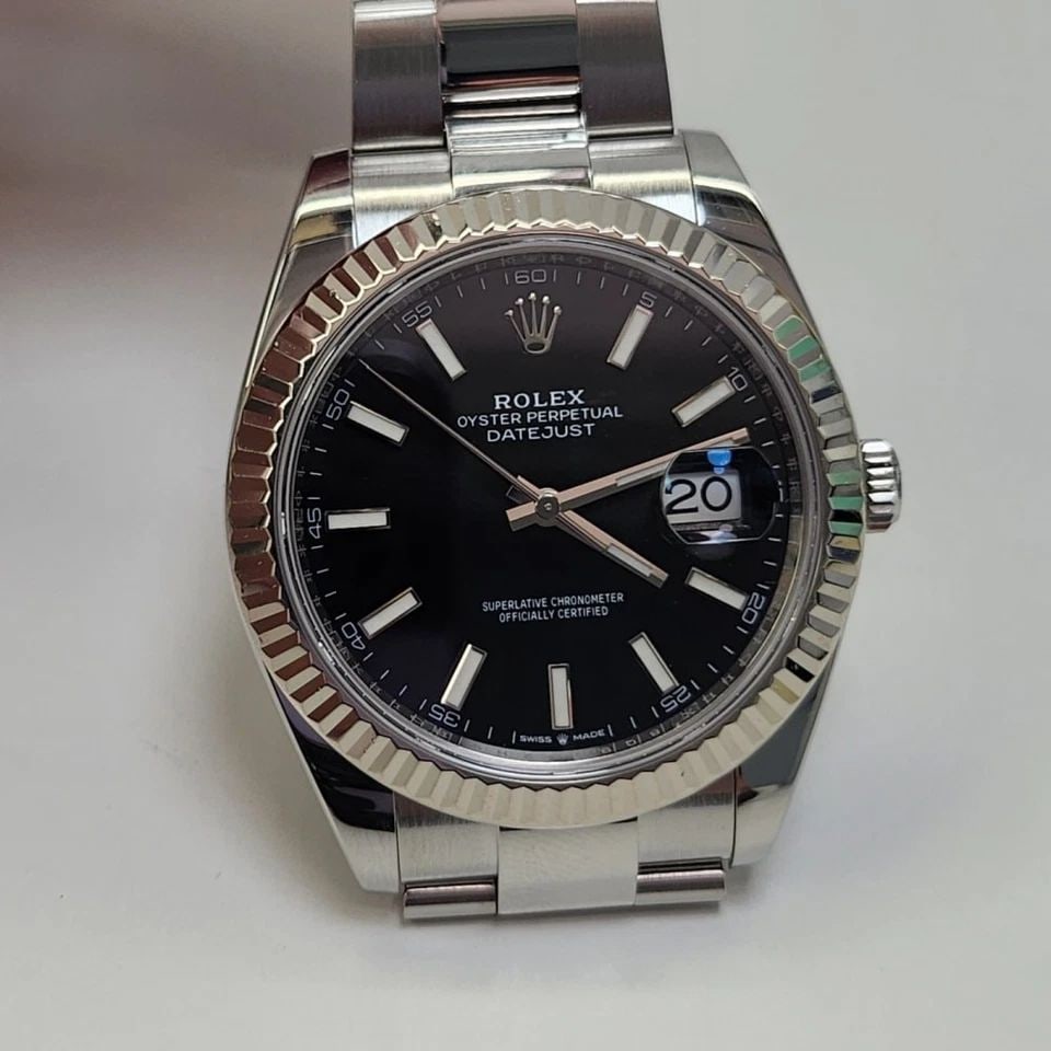 ROLEX DATEJUST II 41 MM BLACK OYSTER STEEL 18K WHITE GOLD BEZEL WATCH 126334: ROLEX DATEJUST II 41 MM BLACK OYSTER STEEL 18K WHITE GOLD BEZEL WATCH Manufacturer Rolex Category Datejust Reference Number 126334 Band Stainless Steel Band Color Steel Band Type Oyster Bezel 18 kt Wh