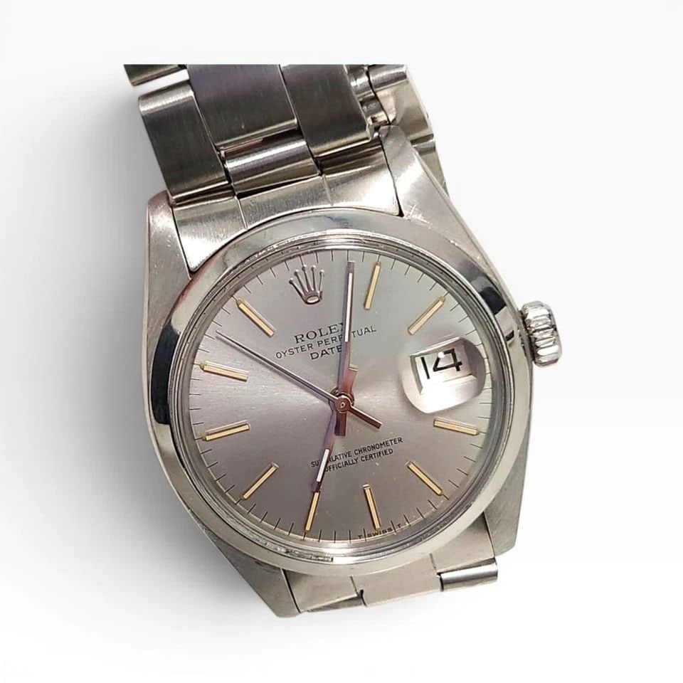ROLEX DATE 34 MM STEEL SILVER DIAL OYSTER AUTOMATIC WATCH 1500 CIRCA 1979: ROLEX DATE 34 MM STEEL SILVER DIAL OYSTER AUTOMATIC WATCH 1500 CIRCA 1979 Manufacturer Rolex Category Mens Date 34mm Subcategory Plastic Crystal Non Quick Reference Number 1500 Band Stainless Steel Ba