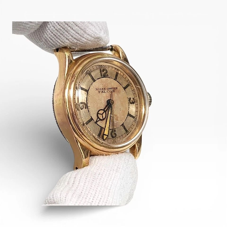 ROLEX LADIES DATE 26 MM STEEL OYSTER WHITE ROMAN AUTOMATIC WATCH 6916 CIRCA 1978: ROLEX LADIES DATE 26 MM STEEL OYSTER WHITE ROMAN AUTOMATIC WATCH Manufacturer Rolex Category Oyster Perpetual Ladies Date Reference Number 6916 Band Stainless Steel Band Color Steel Band Type Oyster B