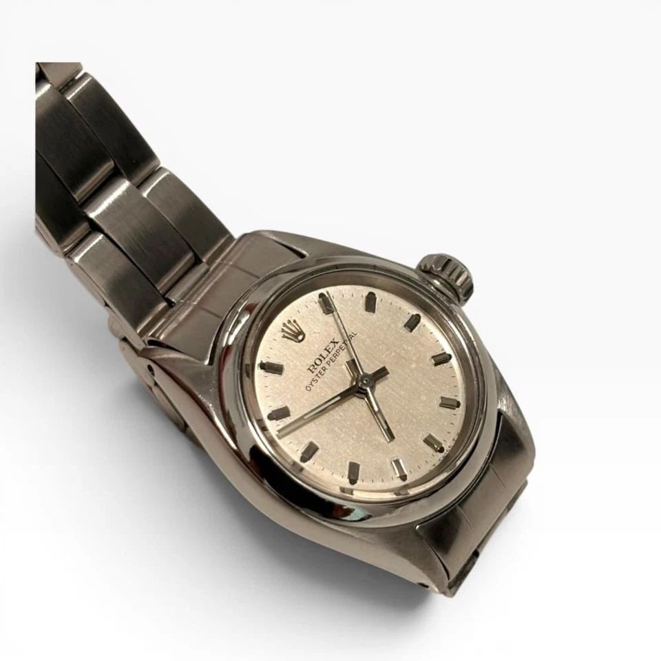 ORIGINAL ROLEX GLOSSY DIAL SUBMARINER NO DATE REF 14060 VINTAGE: ORIGINAL ROLEX GLOSSY DIAL SUBMARINER NO DATE REF 14060 VINTAGE Manufacturer Rolex Reference Number 5513 Additional Keywords GLOSSY TRANSITIONAL Submariner No date ref Customized No Diameter 26mm Appr