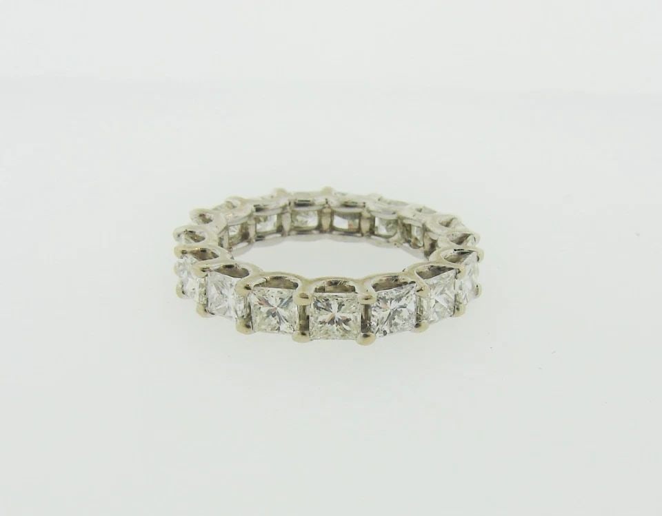ETERNITY BAND 14K WHITE GOLD 3.20CTS DIAMOND WEDDING RING CLASSY TIMELESS: ETERNITY BAND 14K WHITE GOLD 3.20CTS DIAMOND WEDDING RING CLASSY TIMELESS 14K WHITE GOLD DIAMOND ETERNITY WEDDING BAND Materials: 14K WHITE GOLD (TESTED) DIAMONDS ARE APPROX. 3.20 CTS, PRINCESS CUT, I