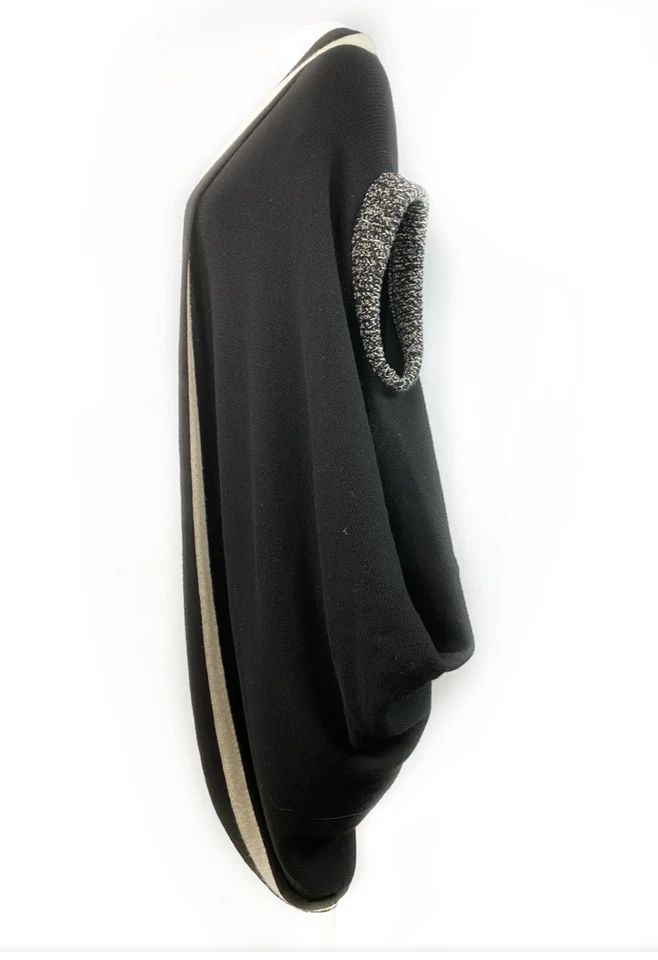 ALEXANDER MCQUEEN BLACK AND WHITE KNIT WOOL CARDIGAN PONCHO SWEATER SIZE M (1 of 2)