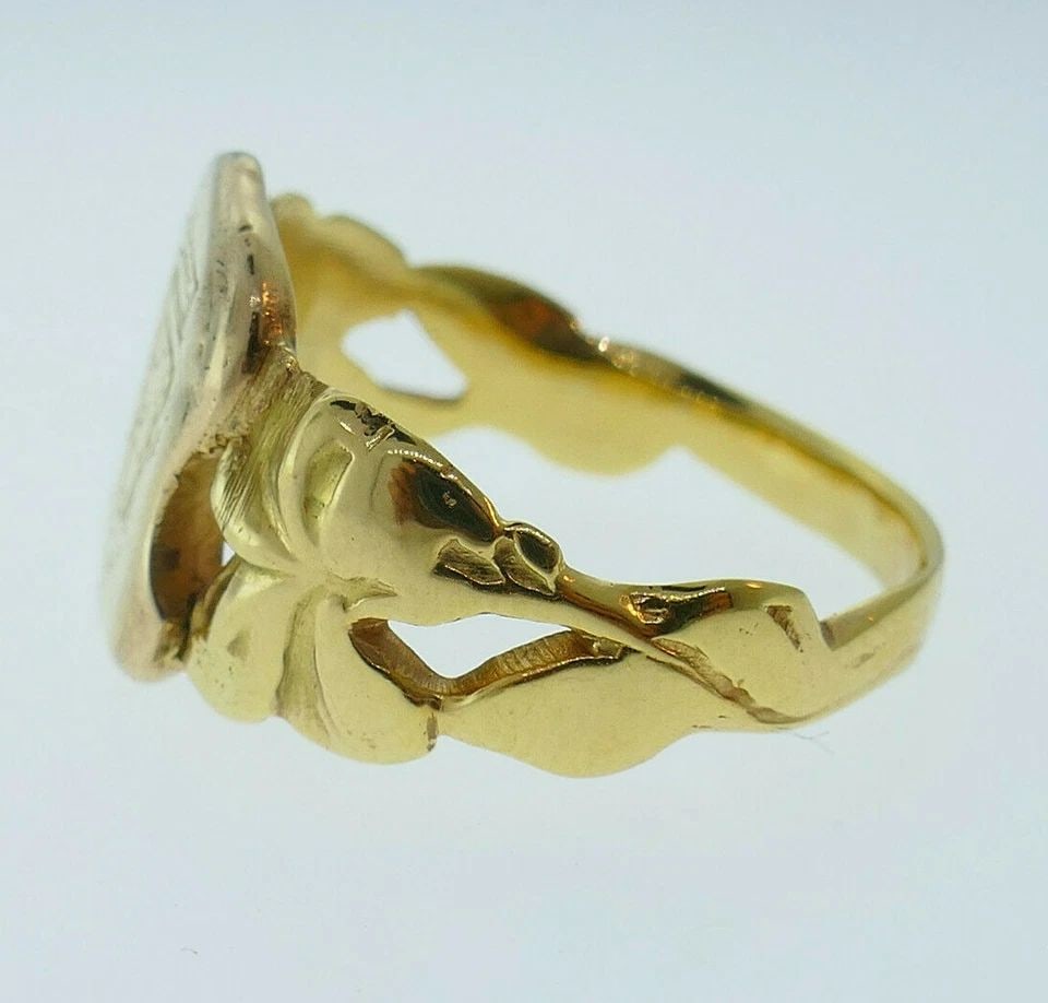 VICTORIAN 18K YELLOW GOLD SIGNET RING: VICTORIAN 18K YELLOW GOLD SIGNET RING Victorian 18k yellow gold signet ring Measurements: the ring size is 10.25; the signet part is 5/8" H x 1/2" W Weight is 6.6 grams The inner part is stamped with 