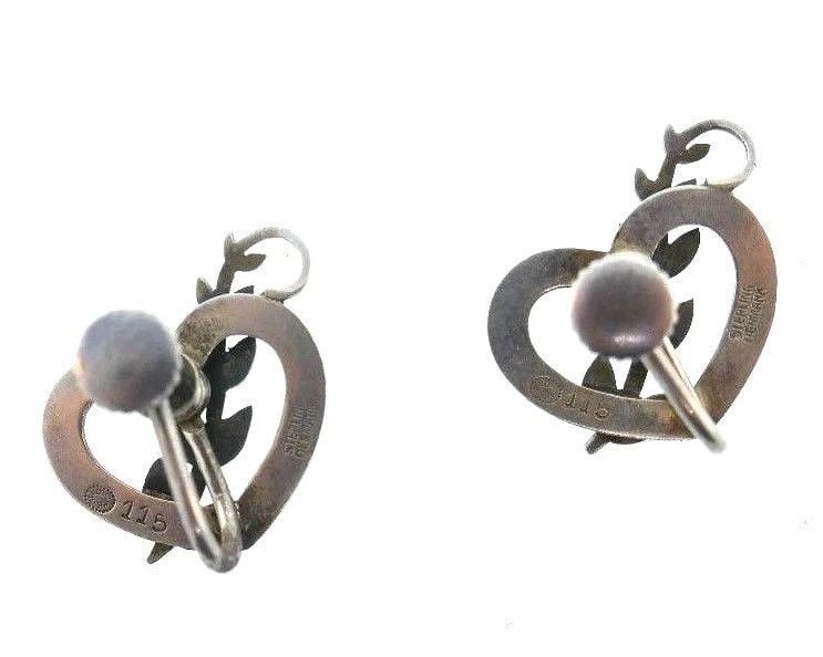 GEORGE JENSEN STERLING SILVER HEART SCREW BACK EARRINGS VINTAGE: GEORGE JENSEN STERLING SILVER HEART SCREW BACK EARRINGS VINTAGE Georg Jensen Sterling Silver Screw Back Heart Earrings This is a must for a collector! The weight is 6.1 grams. The height is 3/4 of an 