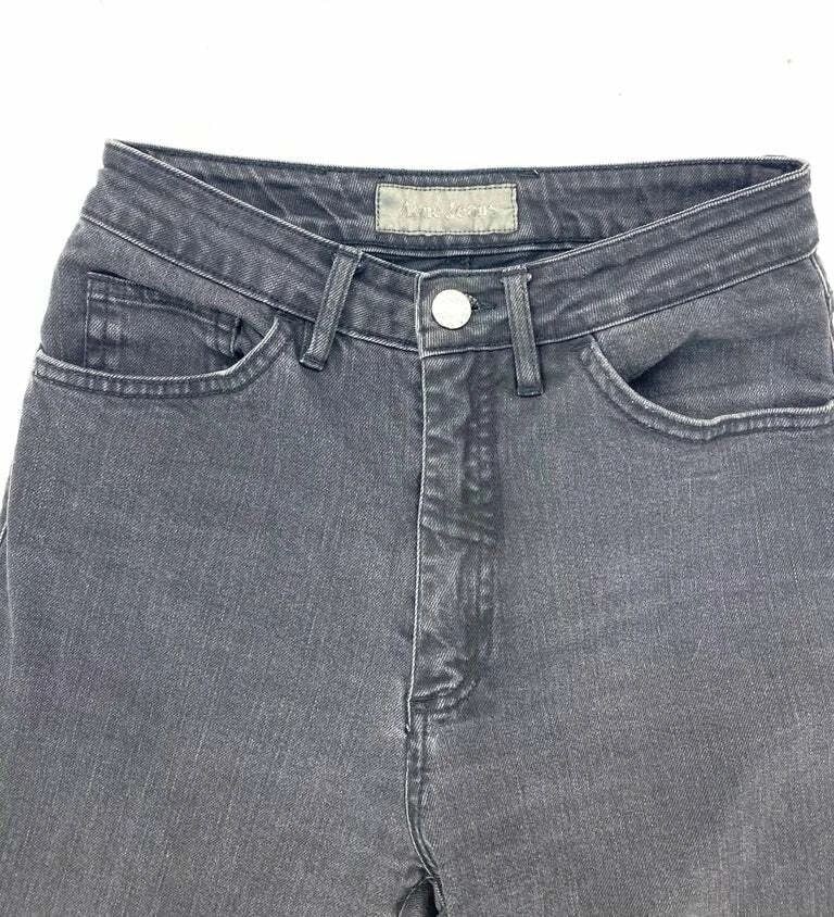 ACNE JEANS GREY SKINNY DENIM PANTS, SIZE 29/ 34: ACNE JEANS GREY SKINNY DENIM PANTS, SIZE 29/ 34 ACNE JEANS GREY SKINNY DENIM PANTS, SIZE 29/ 34 The jeans feature grey wash, skinny fit, mid waisted, five pockets style. Length: 39.5 in. (100.33 cm) M