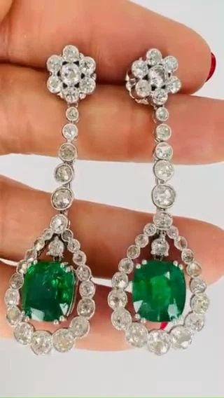 ART DECO DROP EARRINGS PLATINUM DIAMOND EMERALD CUSHION CUT ESTATE JEWELRY (1 of 2)