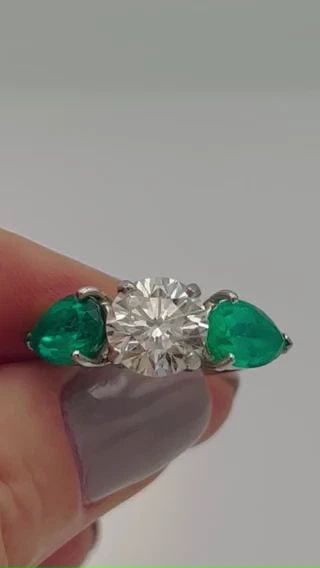PLATINUM EMERALD DIAMOND THREE-STONE RING 3.01-CT GIA REPORT ESTATE JEWELRY (1 of 2)