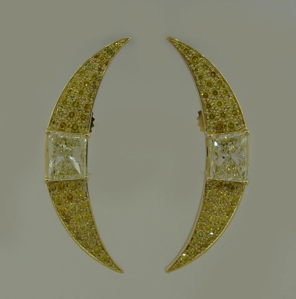 VINTAGE YELLOW DIAMOND GOLD CRESCHENT EARRINGS 1980S (1 of 2)
