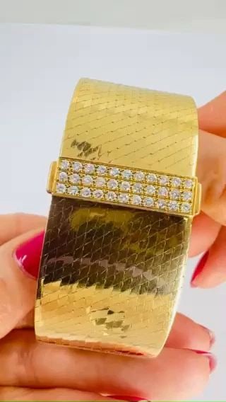 HERMÈS GOLD DIAMOND BRACELET 18K SCALE DESIGN VINTAGE JEWELRY: HERMÈS GOLD DIAMOND BRACELET 18K SCALE DESIGN VINTAGE JEWELRY VK JITOO HERMES 18 karat Yellow Gold Diamond Bracelet A vintage Hermes 18k gold and diamond bracelet. This wide bracelet is designed with
