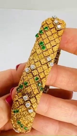 FRENCH 18K GOLD PLATINUM EMERALD DIAMOND BRACELET SIGNED GR VINTAGE JEWELRY: FRENCH 18K GOLD PLATINUM EMERALD DIAMOND BRACELET SIGNED GR VINTAGE JEWELRY VK JTOOO French 18 karat Yellow Gold Diamond Emerald Bracelet A vintage French 18k gold and platinum emerald and diamond bra