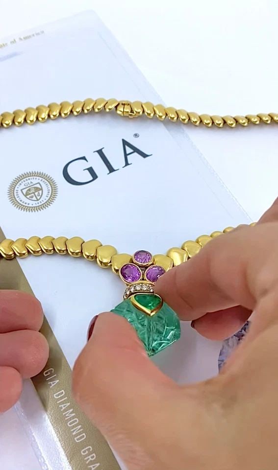 ANDRÉ VASSORT 18K GOLD COLOMBIAN EMERALD HEART NECKLACE SAPPHIRE DIAMOND GIA: ANDRÉ VASSORT 18K GOLD COLOMBIAN EMERALD HEART NECKLACE SAPPHIRE DIAMOND GIA ES JATOO ITEM DETAILS André Vassort 18k Gold Colombian Emerald Heart Necklace Sapphire Diamond GIA This French 18k yellow