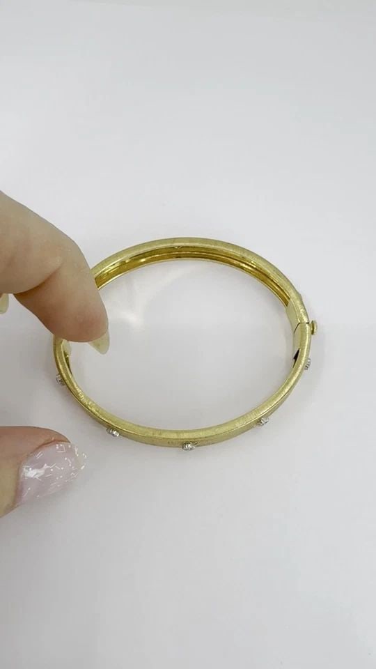 VINTAGE BUCCELLATI 18K GOLD DIAMOND BANGLE BRACELET (1 of 2)
