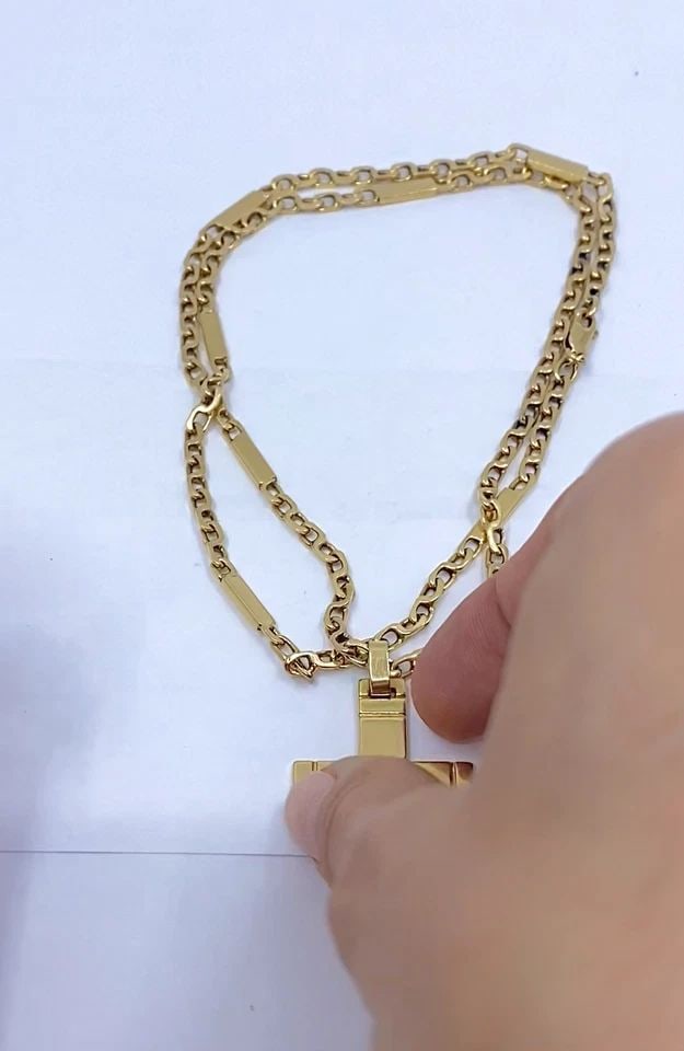 VINTAGE 14K GOLD CROSS PENDANT NECKLACE (1 of 2)