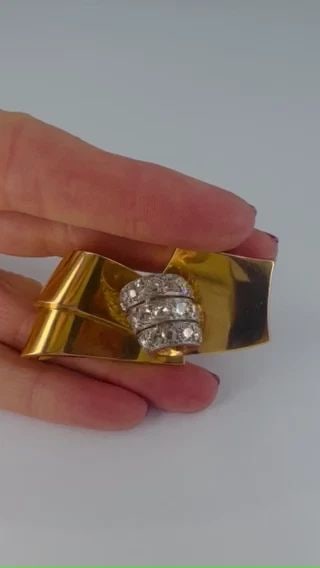 CHAUMET RETRO BROOCH 18K GOLD DIAMOND PIN ESTATE JEWELRY (1 of 2)