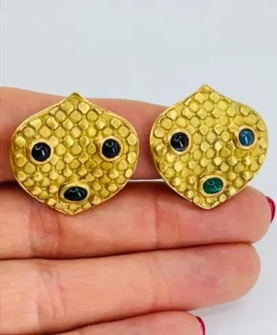 VINTAGE FRENCH EARRINGS 18K GOLD EMERALD SAPPHIRE FRANCE CLIP-ON ESATE JEWELRY (1 of 2)