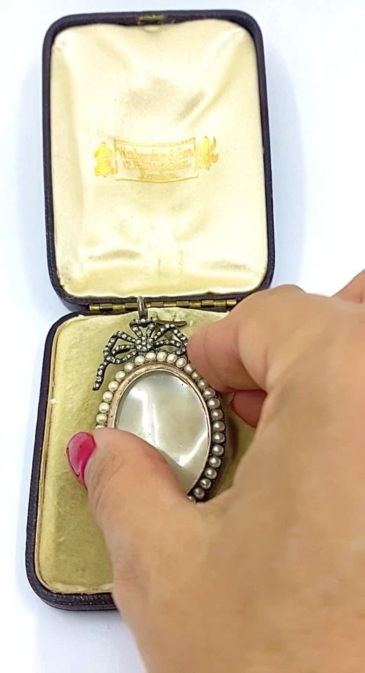 ANTIQUE 10K GOLD PEARL LOCKET PENDANT DIAMOND ACCENT ORIGINAL LONDON BOX (1 of 2)