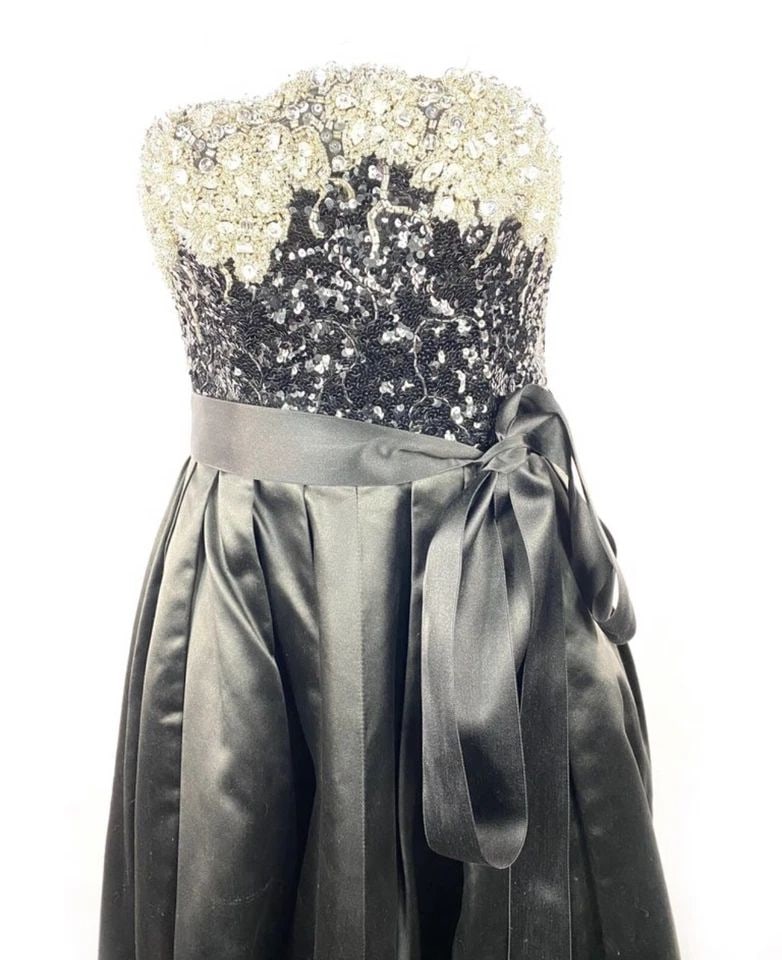 VINTAGE OSCAR DE LA RENTA BLACK SILK AND SWAROVSKI MAXI EVENING DRESS GOWN (1 of 2)