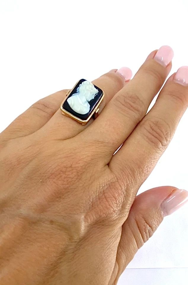 ANTIQUE RING 14K CARVED CAMEO (1 of 2)