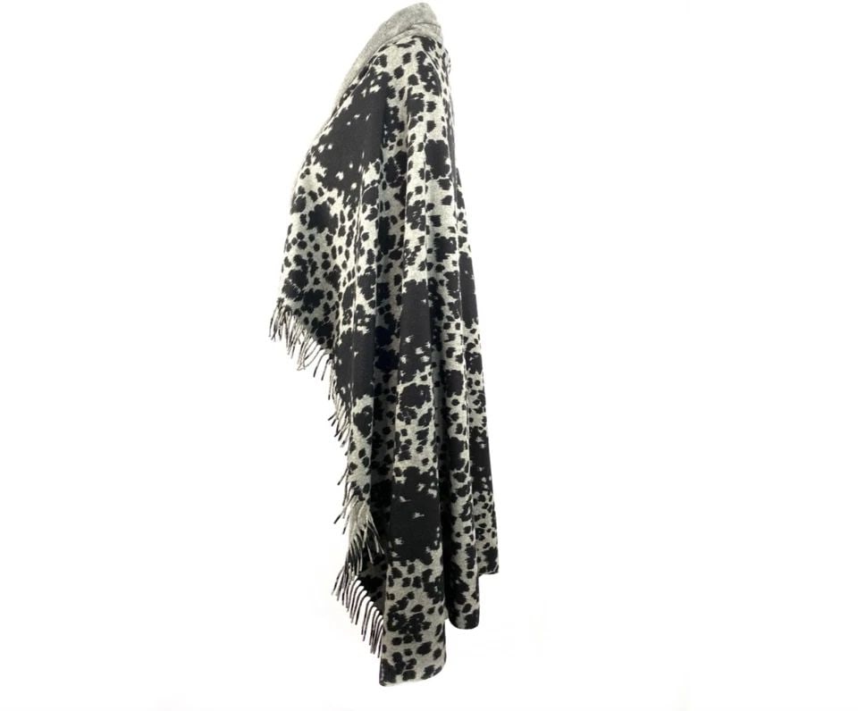 GIANNI VERSACE GREY AND BLACK LEOPARD ANIMAL PRINT COVER UP THROW BLANKET (1 of 2)