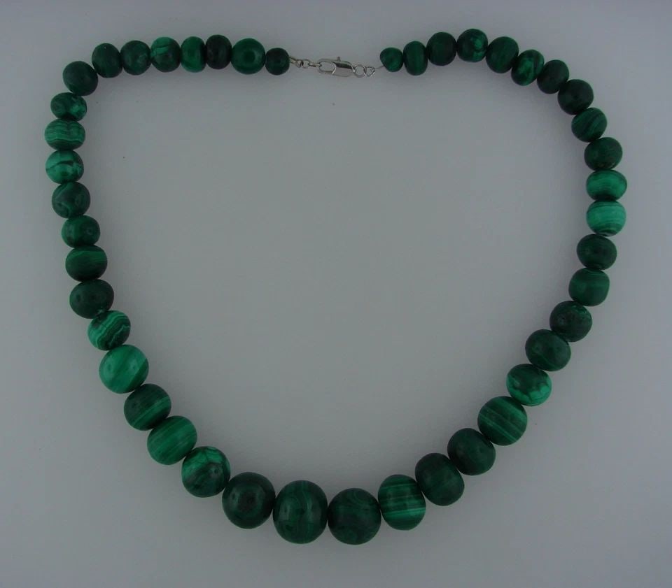 MALACHITE BEAD STTRAND NECKLACE 20.5 INCHES: MALACHITE BEAD STTRAND NECKLACE 20.5 INCHES VK NOO Malachite Bead Necklace · Wonderful necklace that is a gr