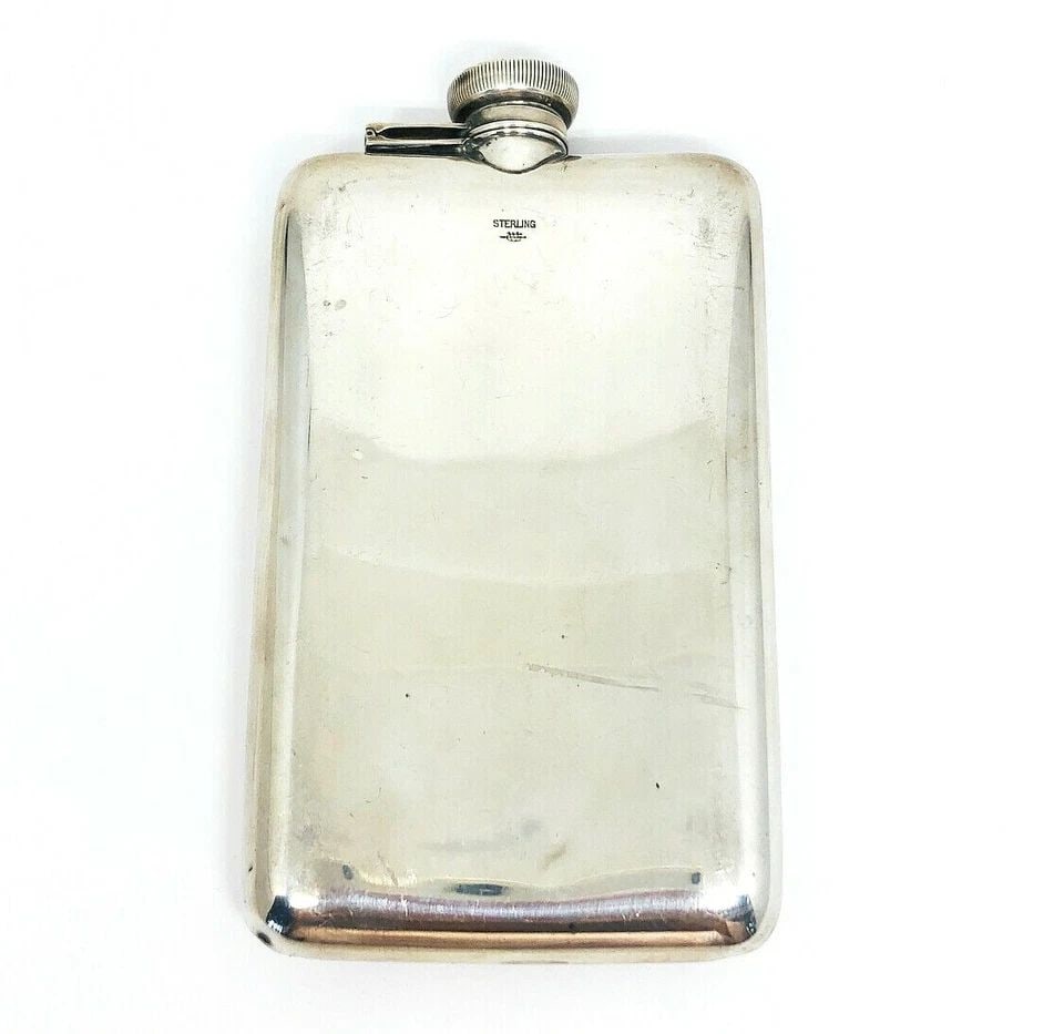 ANTIQUE STERLIN SILVER FLASK COLLECTABLE DECORATIVE: ANTIQUE STERLIN SILVER FLASK COLLECTABLE DECORATIVE ANTIQUE STERLIN SILVER FLASK COLLECTABLE DECORATIVE Antique Sterling Silver Flask Collectable Decorative Material: Sterling Silver Weight: 149.0 g M