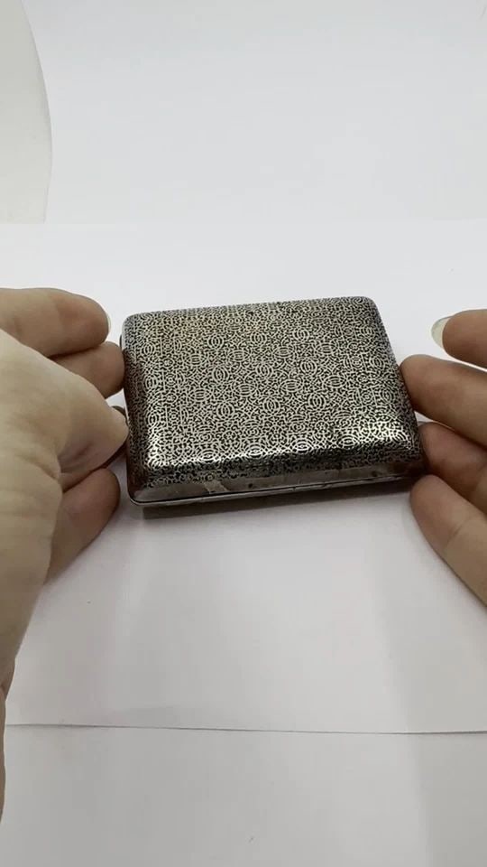 VINTAGE 1925 TIFFANY & CO. STERLING SILVER MIRROR COMPACT (1 of 2)