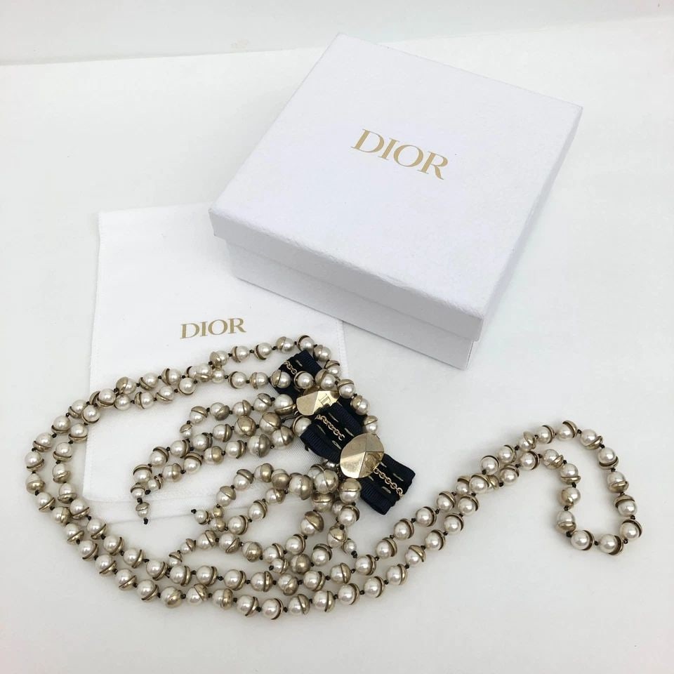 AUTHENTIC CHRISTIAN DIOR FAUX PEARL TASSEL CHOKER NECKLACE JEWELRY ACCESSORY: AUTHENTIC CHRISTIAN DIOR FAUX PEARL TASSEL CHOKER NECKLACE JEWELRY ACCESSORY AUTHENTIC CHRISTIAN DIOR FAUX PEARL TASSEL CHOKER NECKLACE JEWELRY ACCESSORY