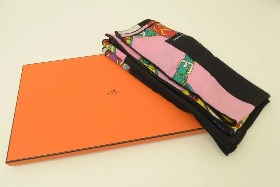 AUTHENTIC HERMES FESTIVAL DES AMAZONES D'ORIGNY BLACK PINK SHAWL 140CM SCARF (1 of 2)