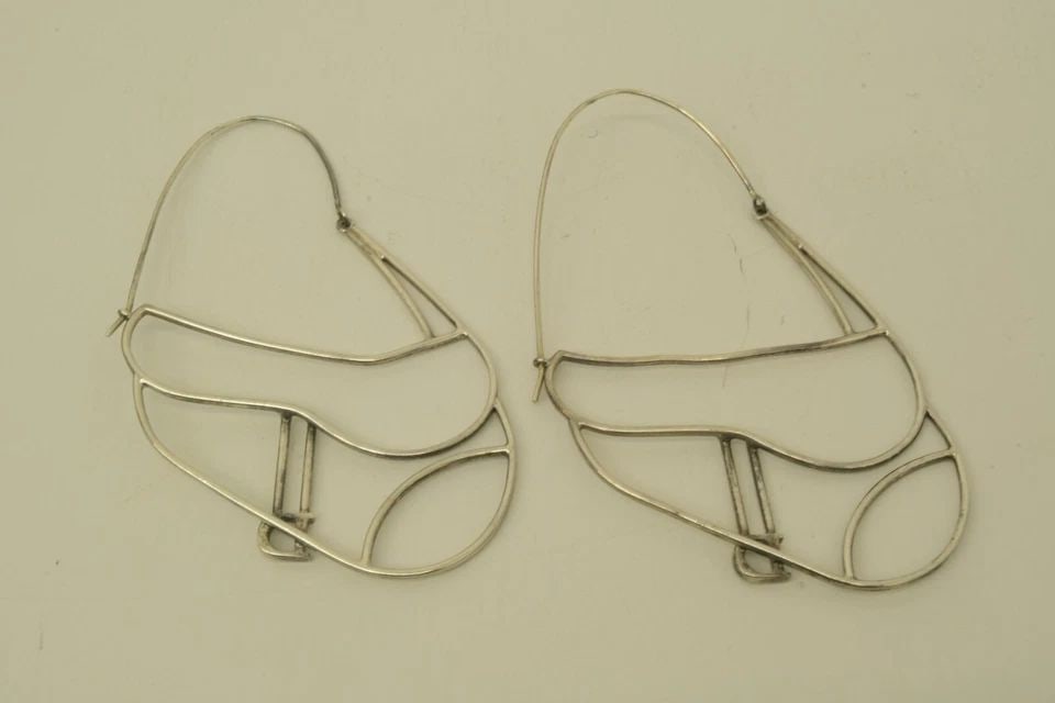 AUTHENTIC CHRISTIAN DIOR PIERCED EARRINGS STERLING SADDLE BAGS D LOGO JEWELRY (1 of 2)