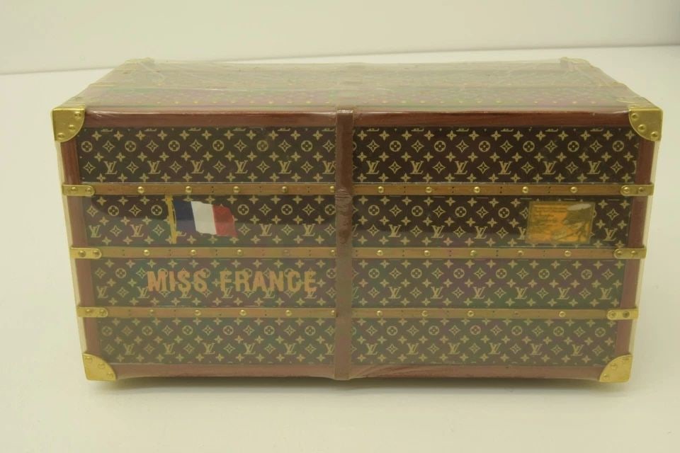 AUTHENTIC LOUIS VUITTON MONOGRAM LUGGAGE PAPERWEIGHT OFFICE DESK COLLECTIBLE (1 of 2)