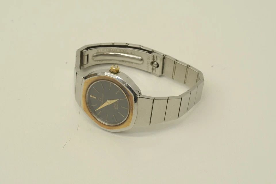 AUTHENTIC OMEGA CONSTELLATION VINTAGE 27MM WATCH BLACK SS GOLD BEZEL QUARTZ (1 of 2)